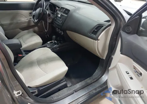 2017 Mitsubishi Outlander Sport 2.0 Es z USA, uszkodzony, nr VIN JA4AP3AU8HZ009517